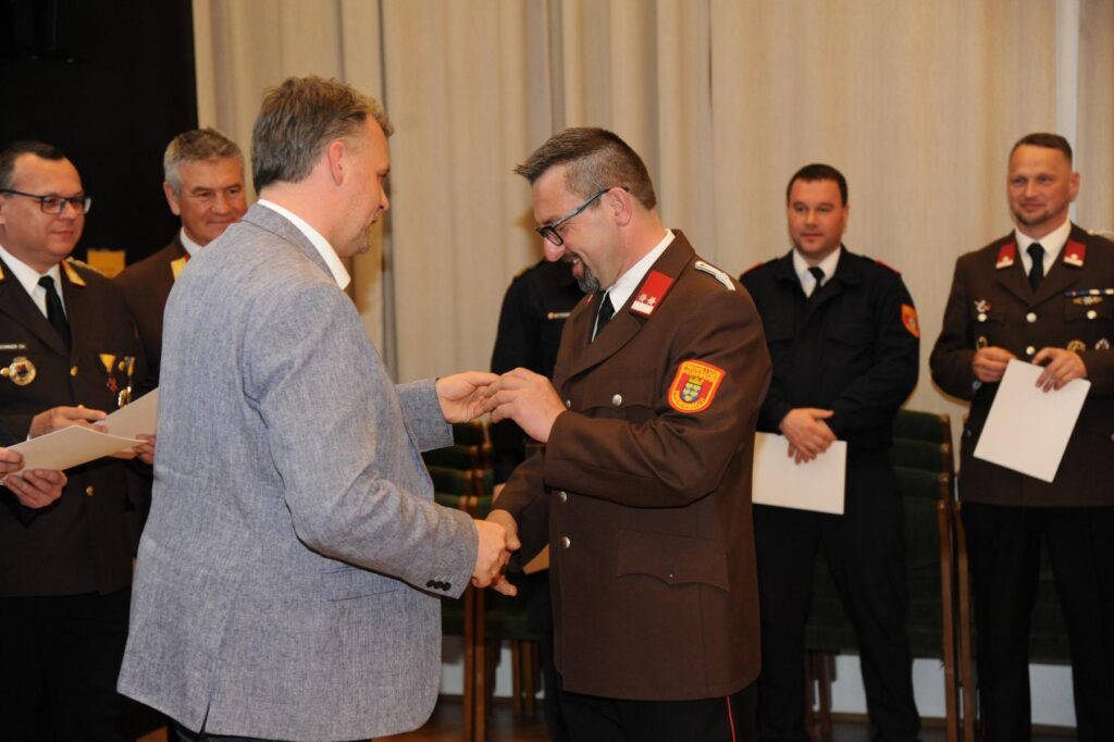 Preinsbacher bei Abschnittsfeuerwehrtag geehrt